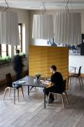 vank-four-square-table-pigi-chairs-wall1-restaurant-arrangement-2